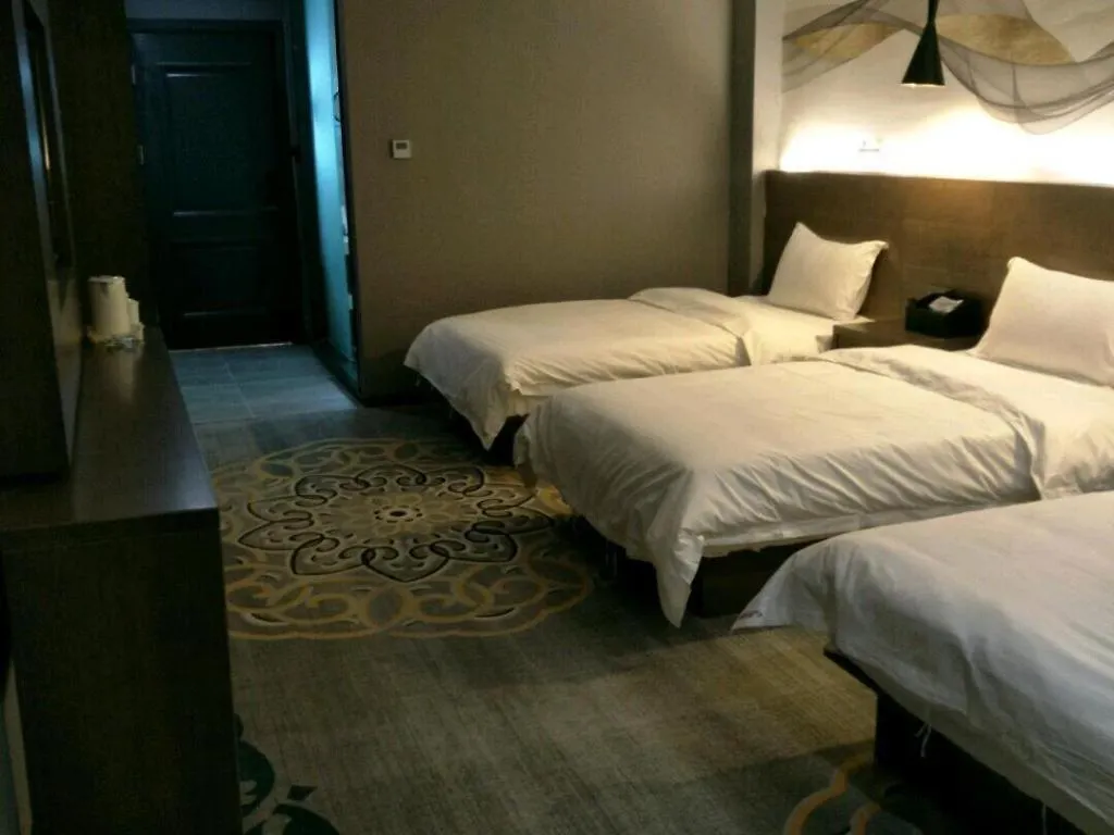 Shell Hotel Zhengzhou East High-Speed Railway Station Zhengdong Commerical Center 2*,  China