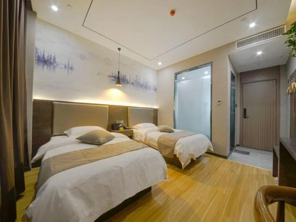 Shell Hotel Zhengzhou East High-Speed Railway Station Zhengdong Commerical Center 2*,